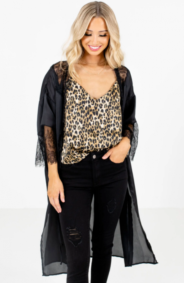 Jaket Kimono dengan Aksen Tali Ikatan